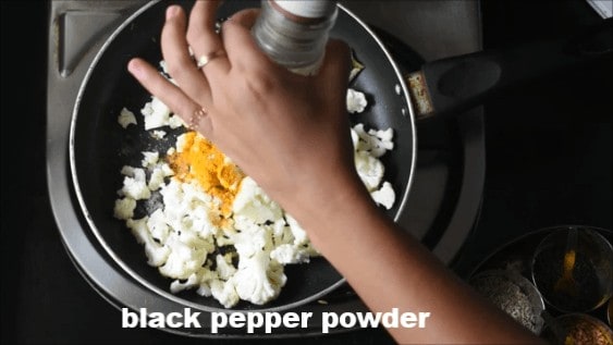 pepper fry cauliflower recipe - priyascurrynation.com #recipes #weekdaymeals #lessoilrecipes