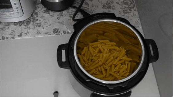 How to make pasta in instant pot - priyascurrynation.com #easyrecipes #instantpotrecipes