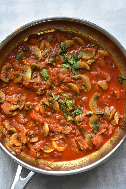 Mushroom masala recipe, how to  make mushroom masala curry -priyascurrynation.com