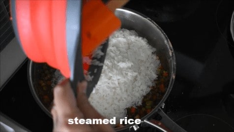 how to make schezwan rice recipe - priyascurrynation.com