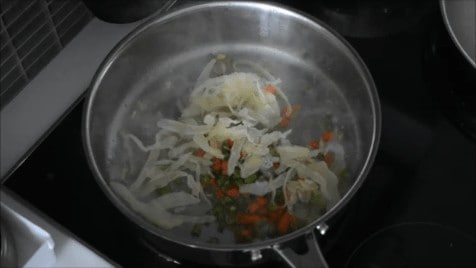 how to make chinese veg curry - priyascurrynation.com