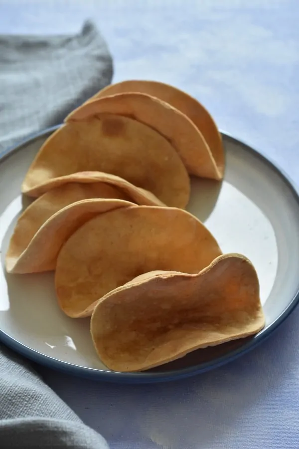 Easiest taco shell recipe at home. made with whole wheat and gram flour. - priyascurrynation.com #recipes #homemade #easy