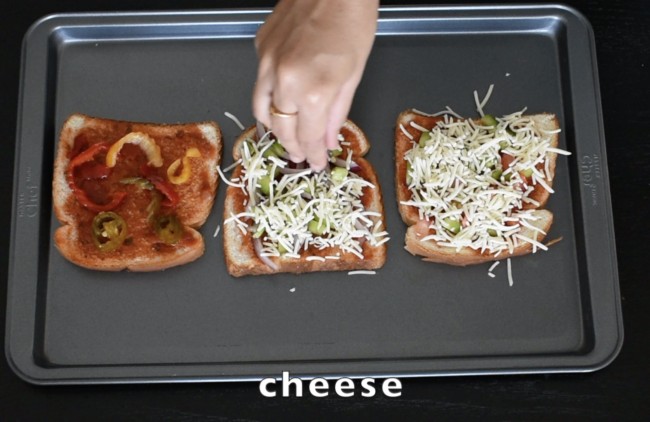 Make easiest pizza from leftover bread. step - 4 - priyascurrynation.com #pizzalover #recipes