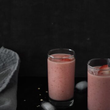 Strawberry Oats shake recipe - priyascurrynation.com
