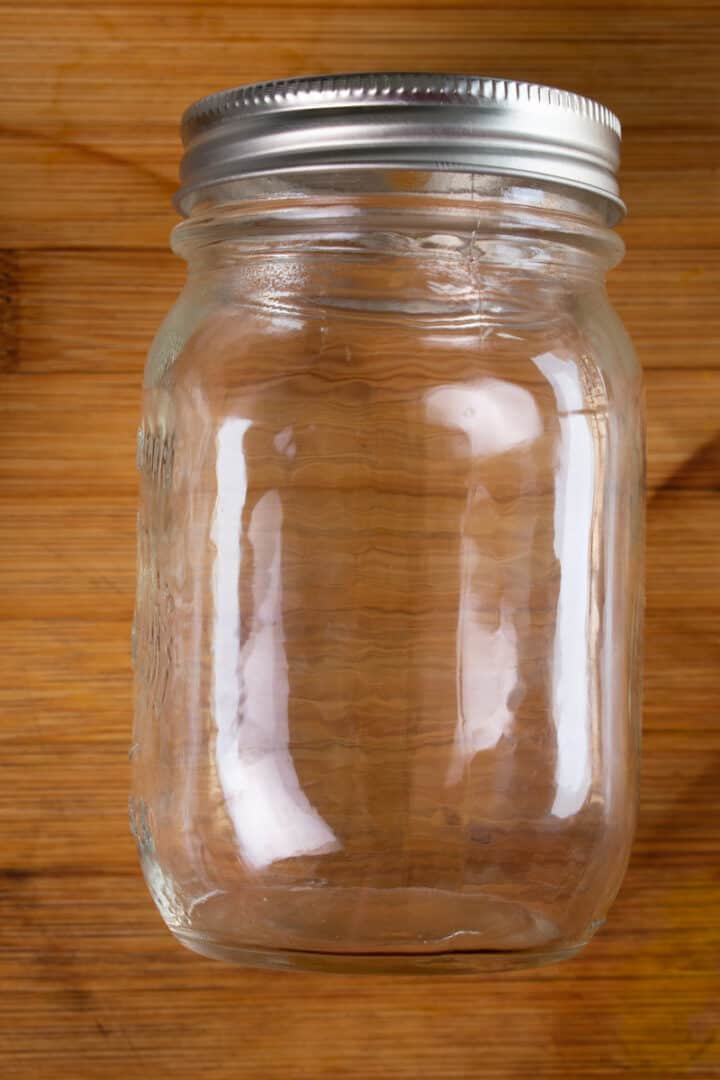 mason jar with lid - priyascurrynation.com